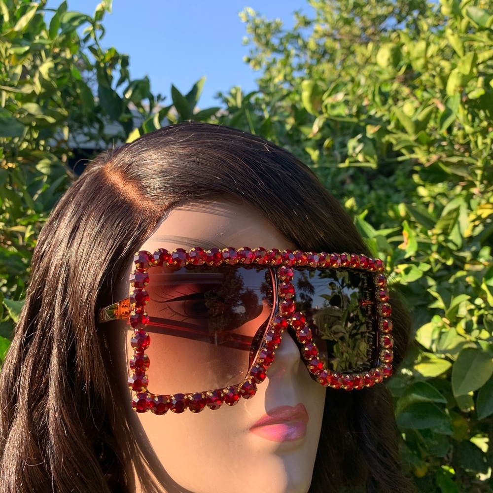 ❤️❤️ Red Rhinestone Sunglasses ❤️❤️ - Picture 3 of 3